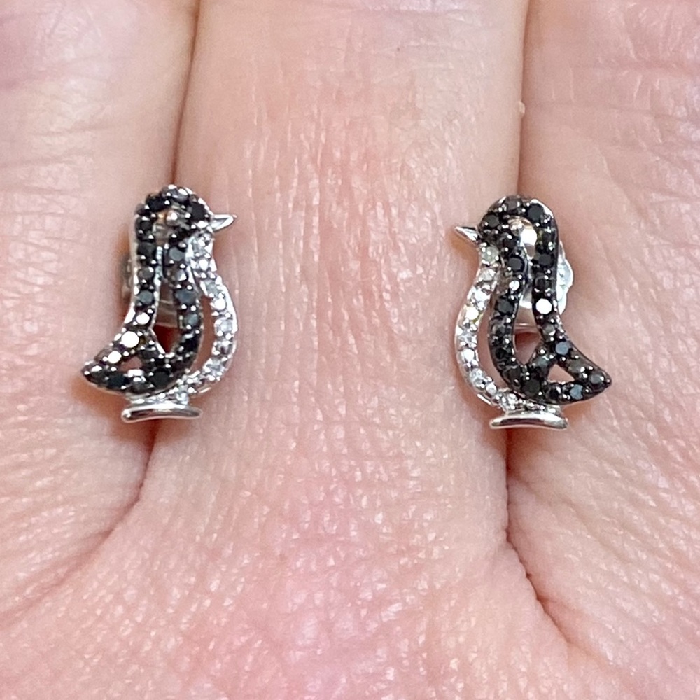 Genuine 0.25 Carat Black Diamond Penguin Studs ~ Diamond Stud Earrings - Picture 11 of 12